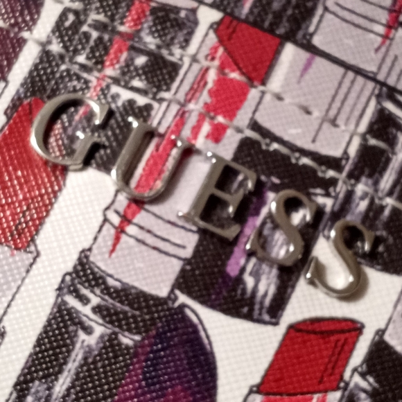 GUESS Delaney Tote In Hard-To-Find Lipstick Print *Excellent Condition* - Picture 3 of 7